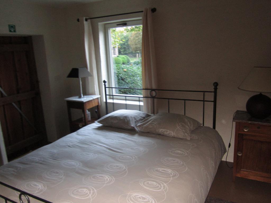 B&B De Hulst Izegem Δωμάτιο φωτογραφία